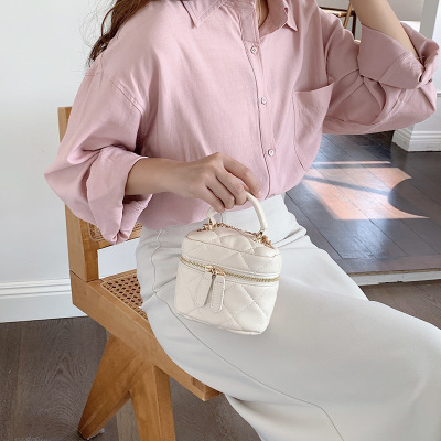 Portable Diamond Chain Bag s79