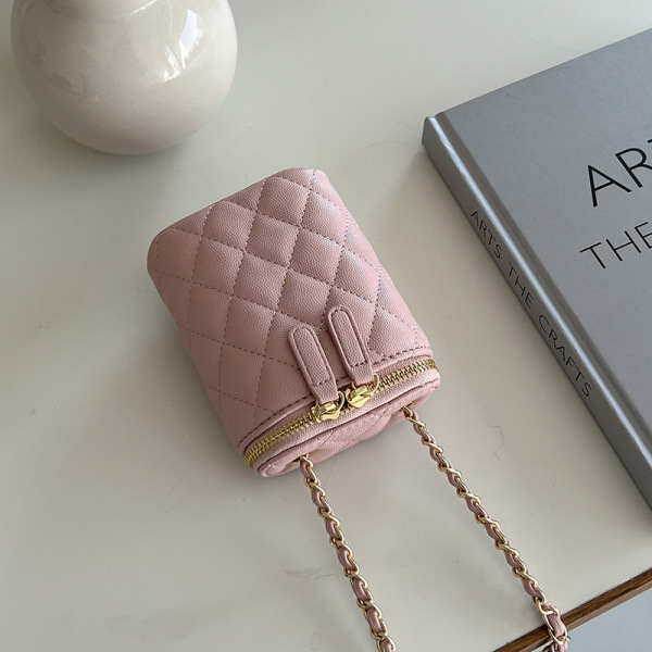 Nice diamond bag 133